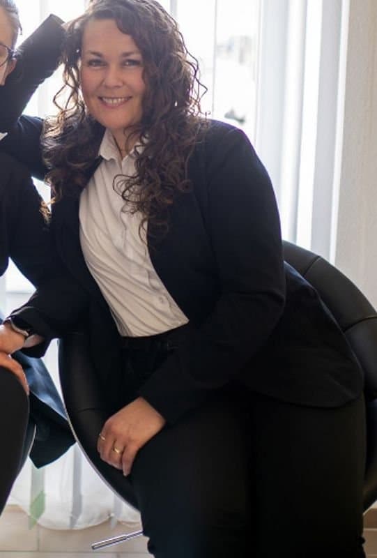 Businesswoman or cocksucker whore?