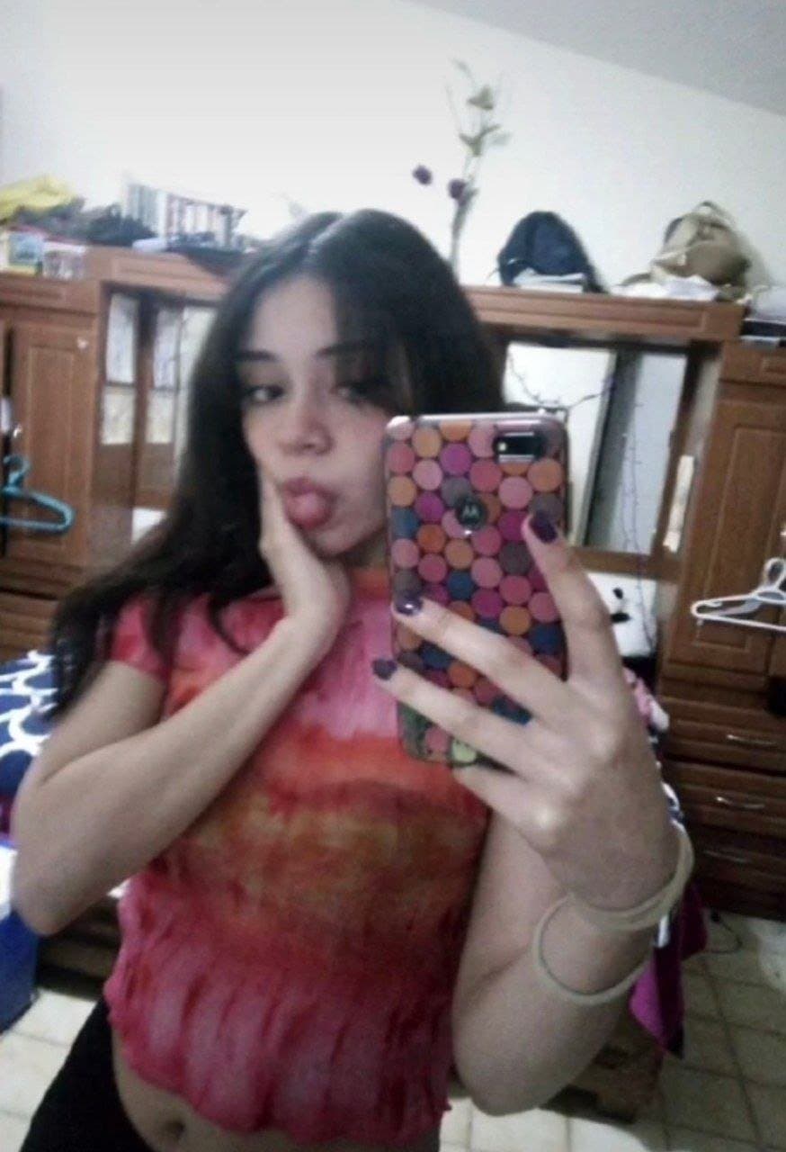 egirl shows her feet and then sucks cock and gets fucked