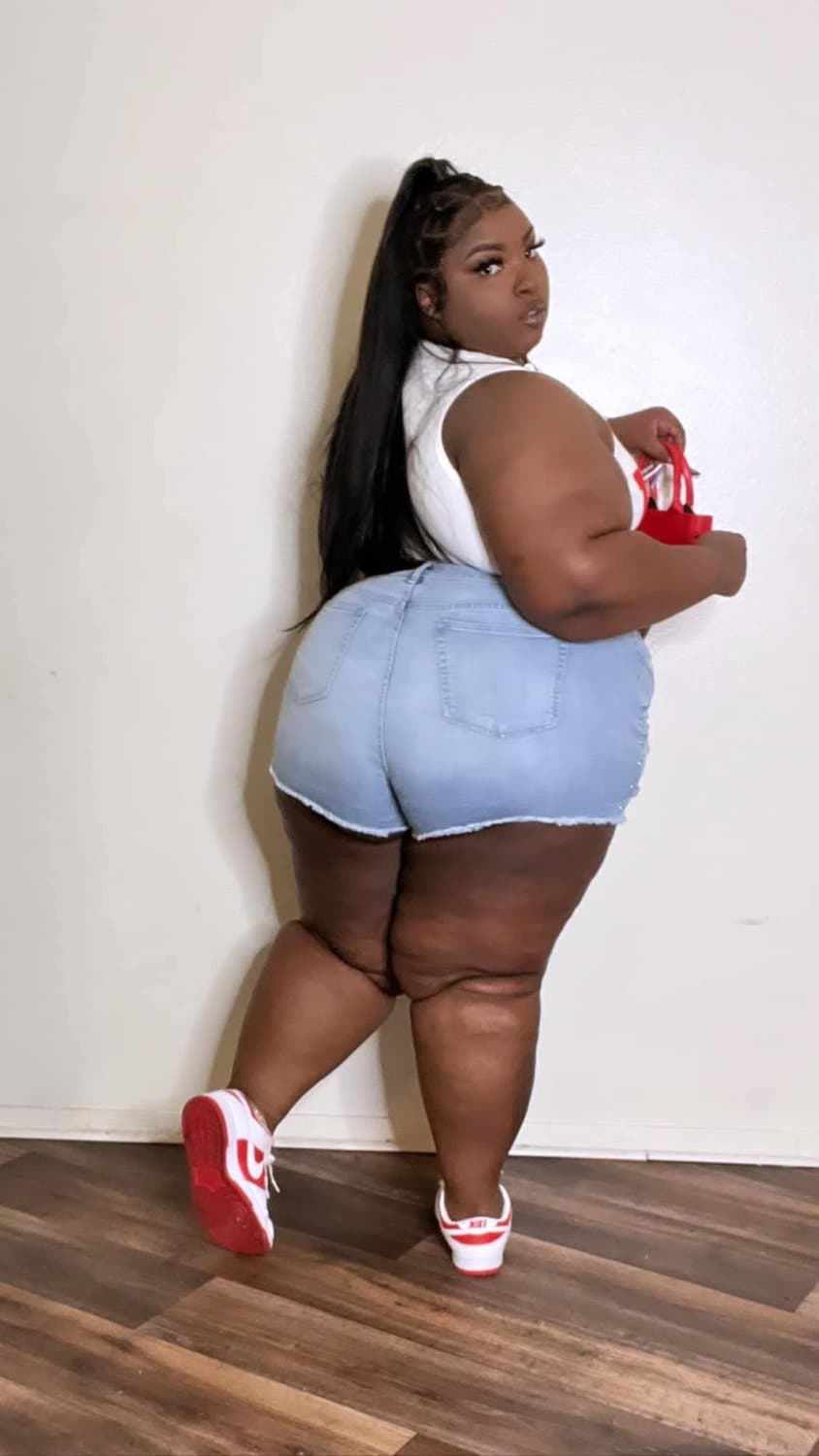 SEXY CHUNKY CHUBBY THICK CHOCOLATE EBONY BIG HUGE ASS SSBBW BBW