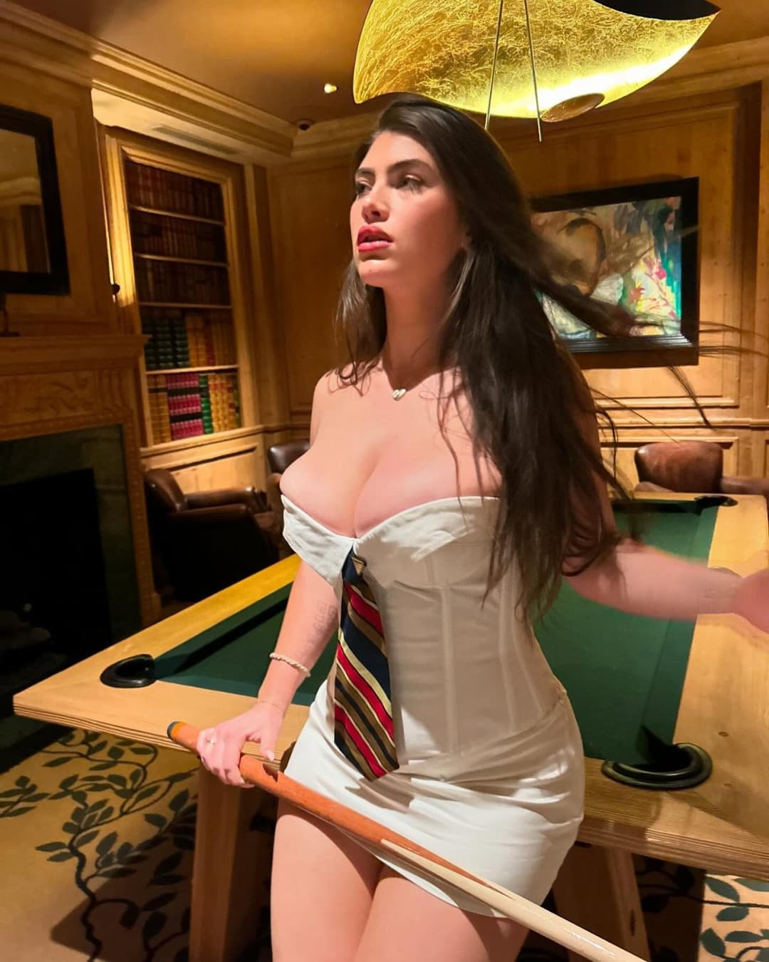 Another C0ll33n.333 collection (with boob slip incident revisited)