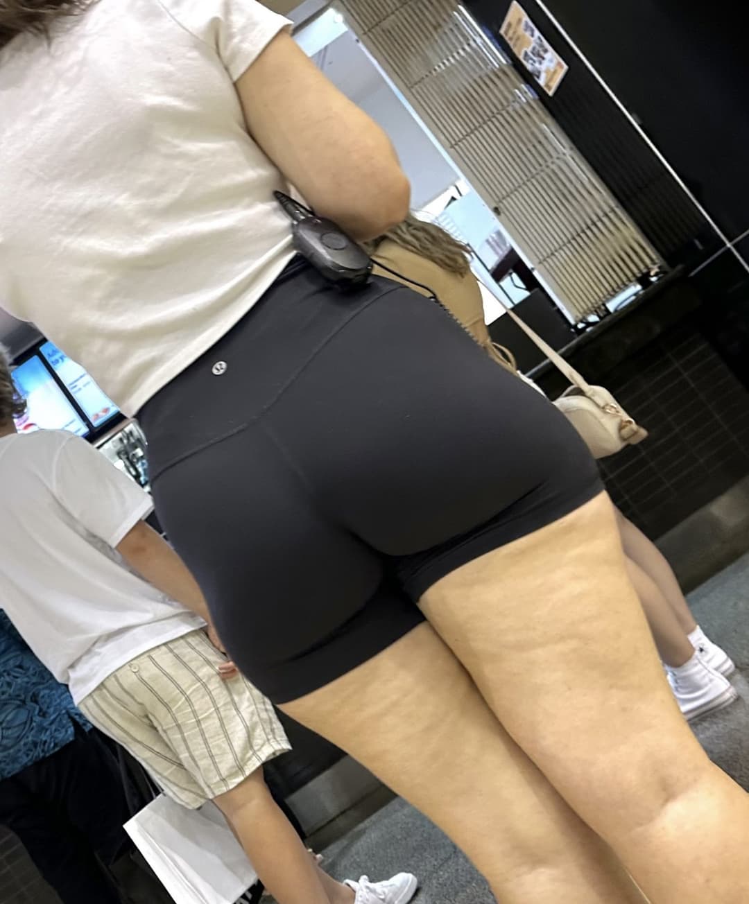 Thick round ass pawg cutie teasing her pussy and ass. Not oc