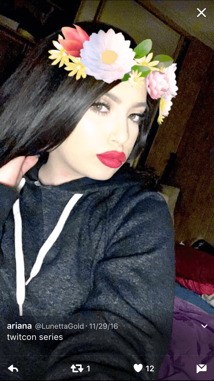 Lunetta gold (Vegas) shows her BJ skills on hairbrush