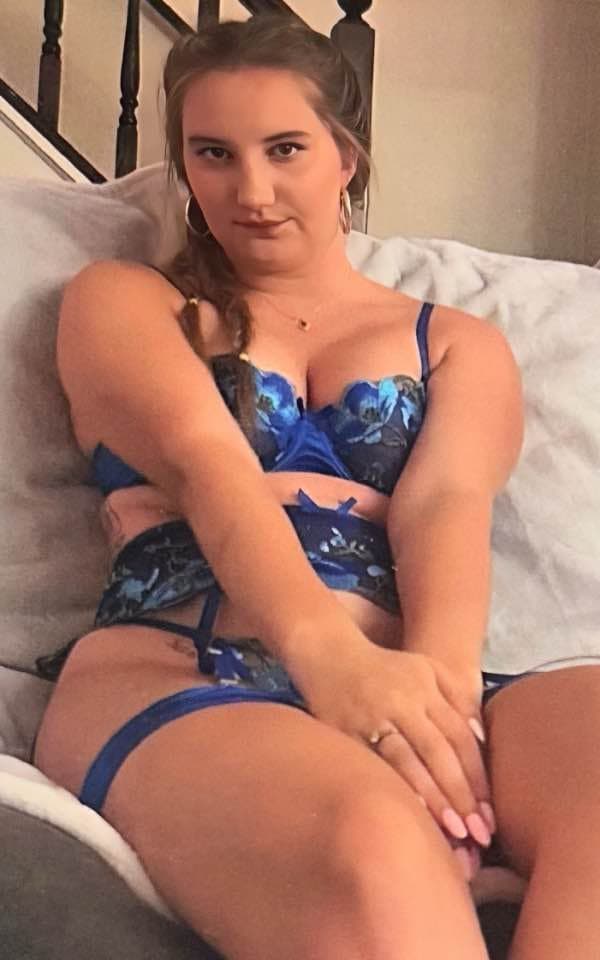 Lingerie Wearing Dirty Blonde Gf, DM or Kik