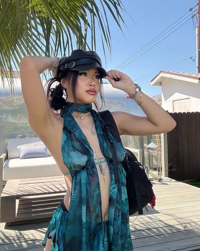 Sexy phat ass ABG teen Noelle