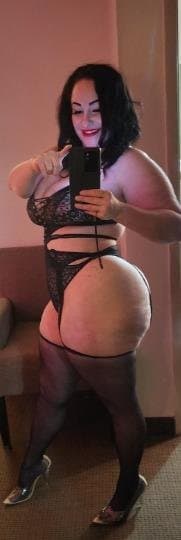 BAD DUMB THICK MATURE MILF MOM WHITE SNOWBUNNY MILF GOT ASS madura culona mama