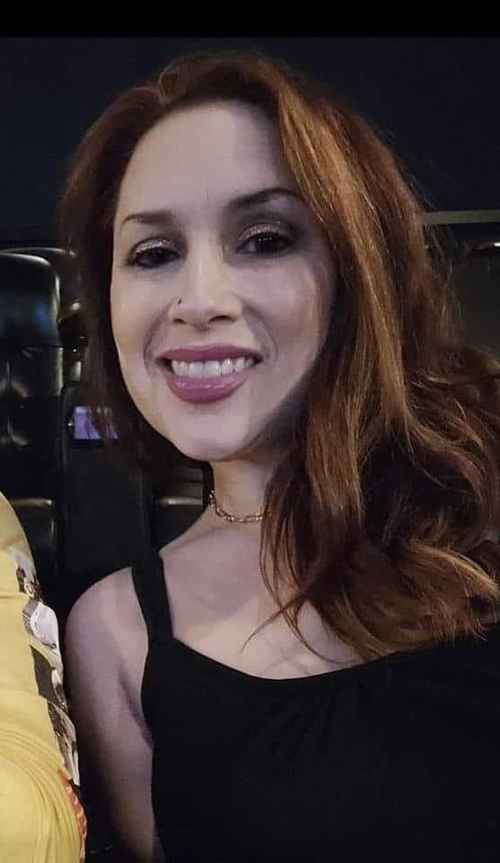 Aprils friends do a great job helping her show off her body backstage