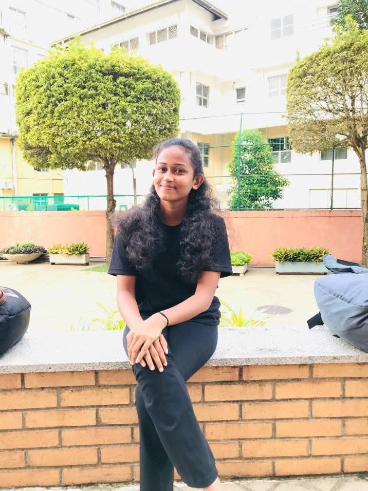 Sri lankan famous dancing girl nude & pussy