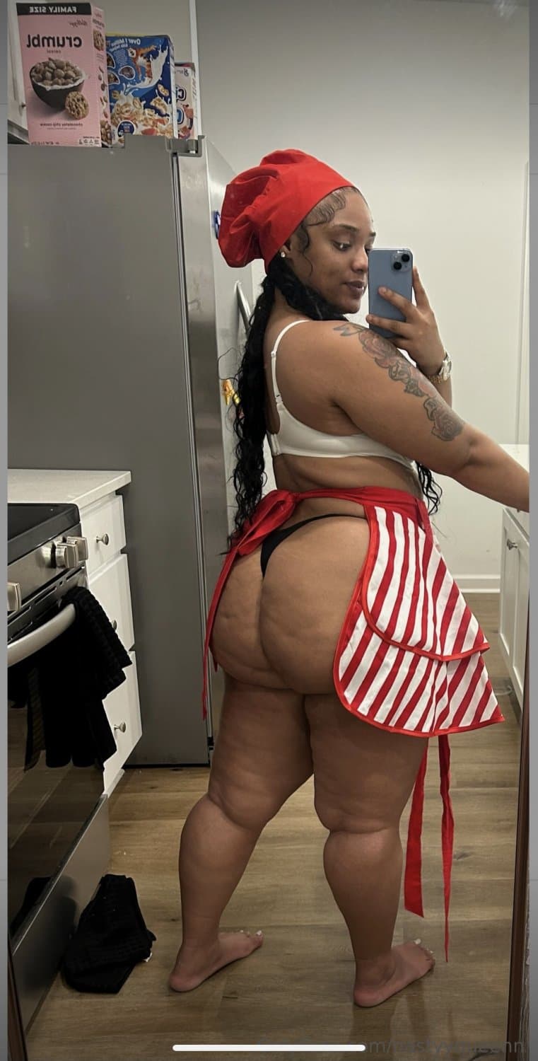 Thick ass brown skin fine shii