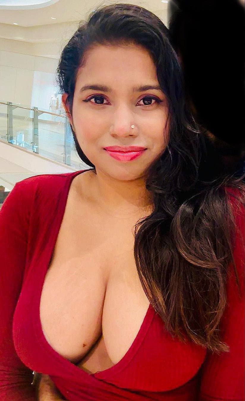 Desi Cute Indian/Sri lanka Busty Newly Married Rich Wife Homemade Doggy Fucking & Blowjobs