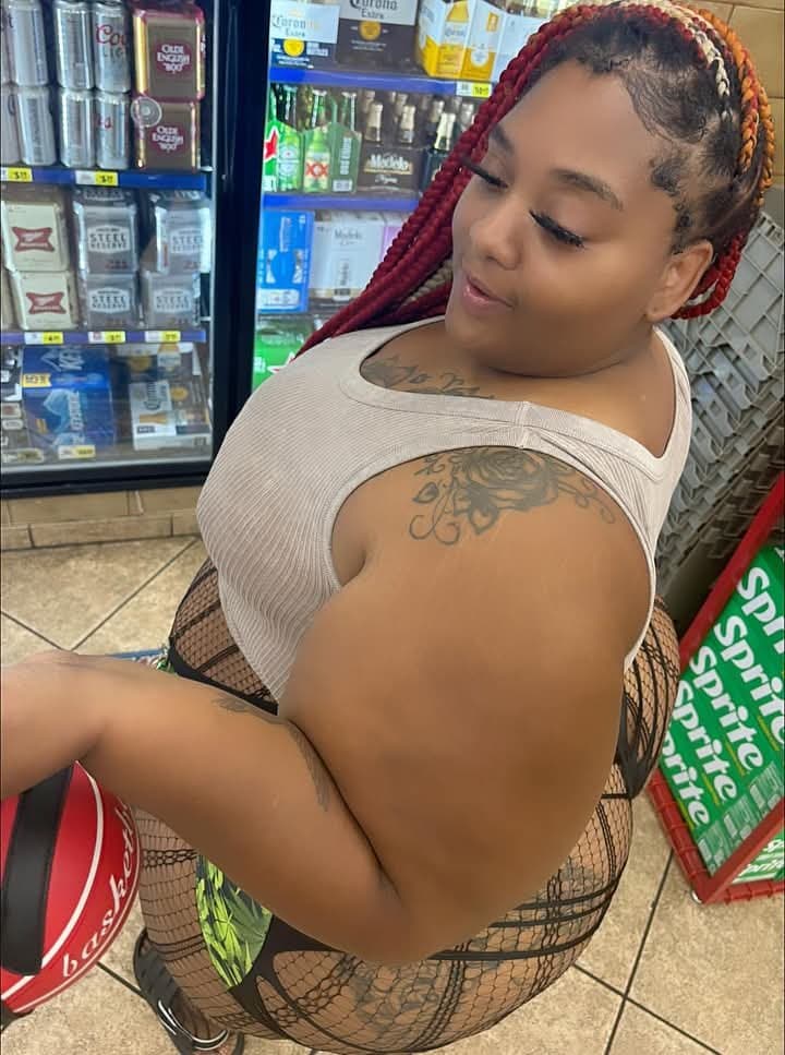 HUGE SSBBW SEXY ASS BOOTY