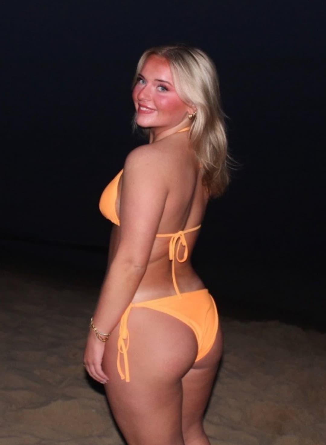 irls snaps and tiktok’s like and comment for more dm to see more and trib