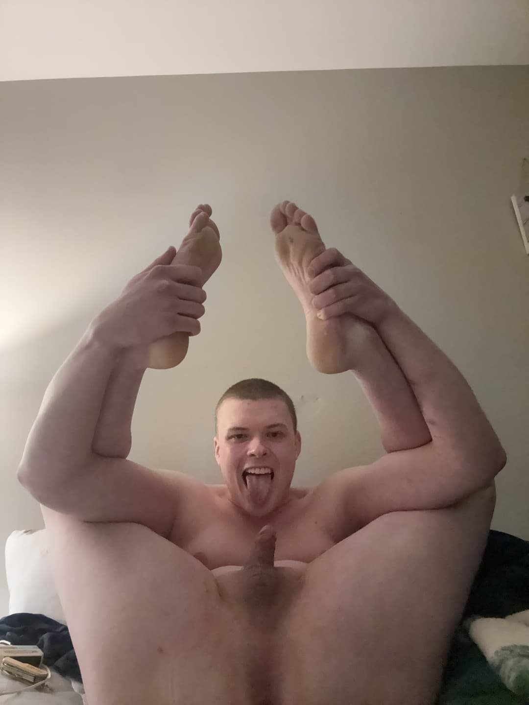 hayden smith showing off his holes