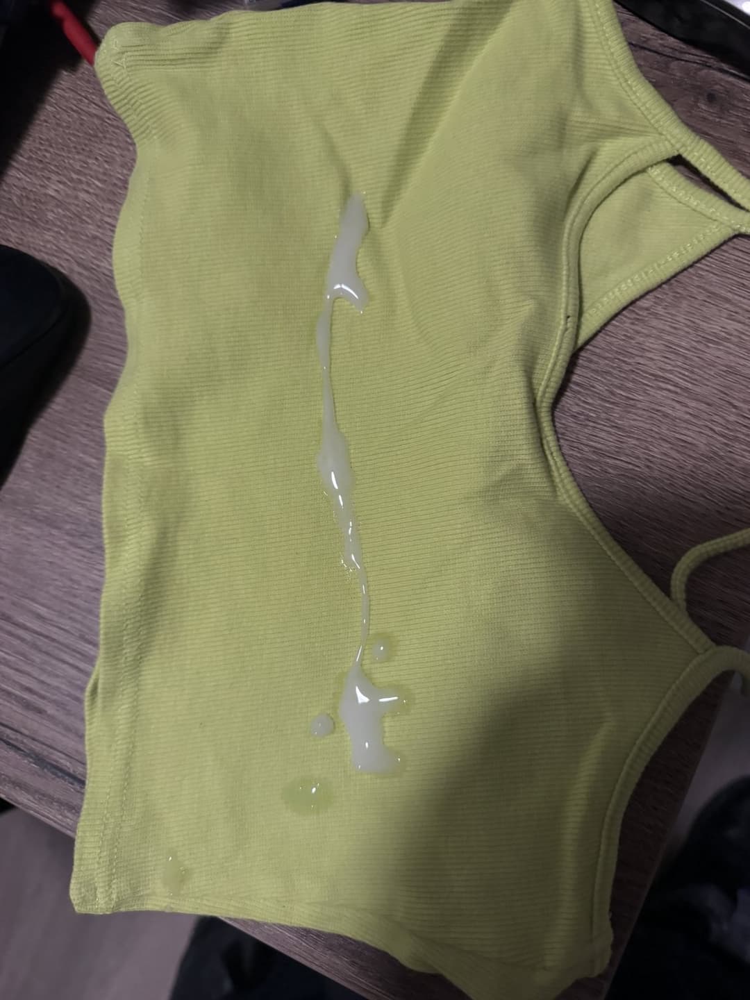 Ischelle Cum on her clothes