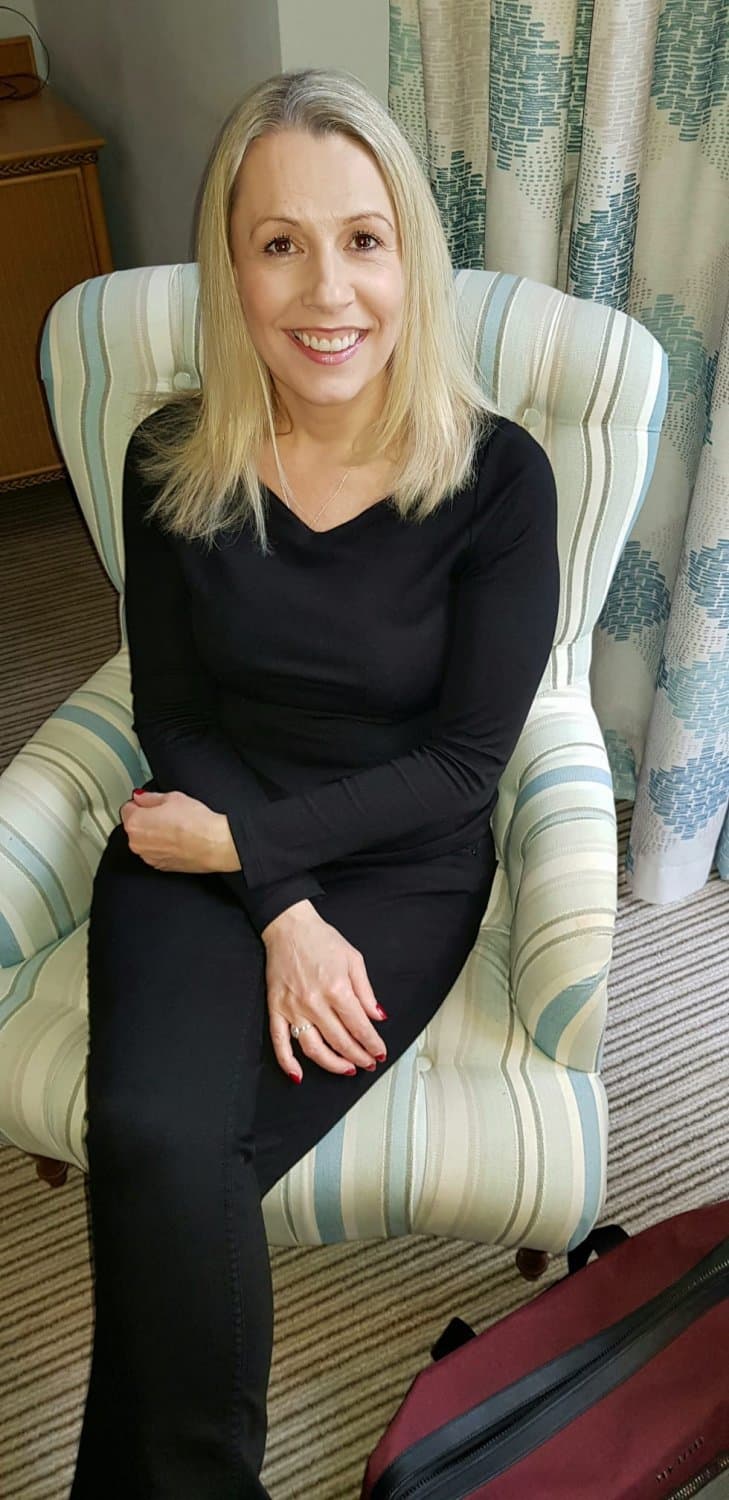 Mature UK Slut Legs Open