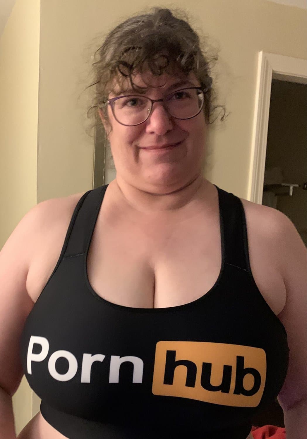 Help Dana become a Queen of Spades - repost, share, download