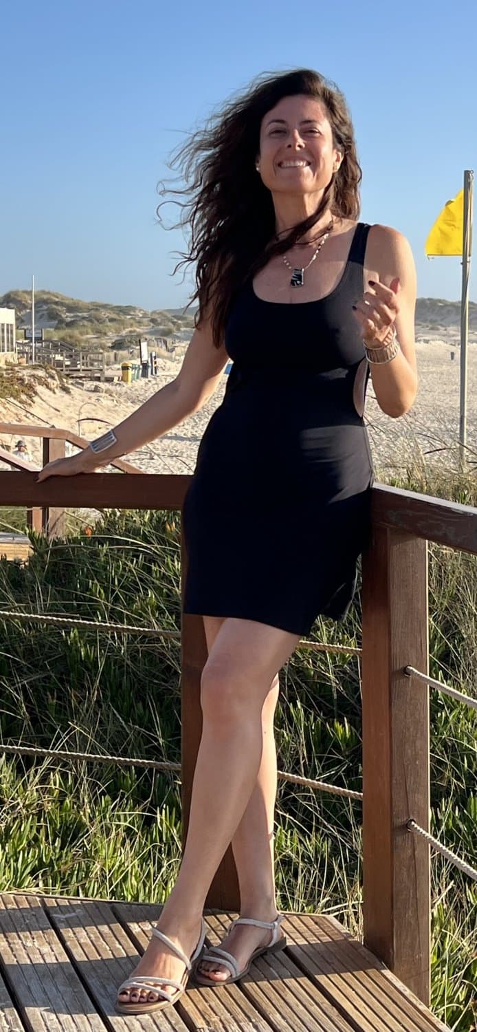 Amateur Sexy mode (my) busty wife Margot…