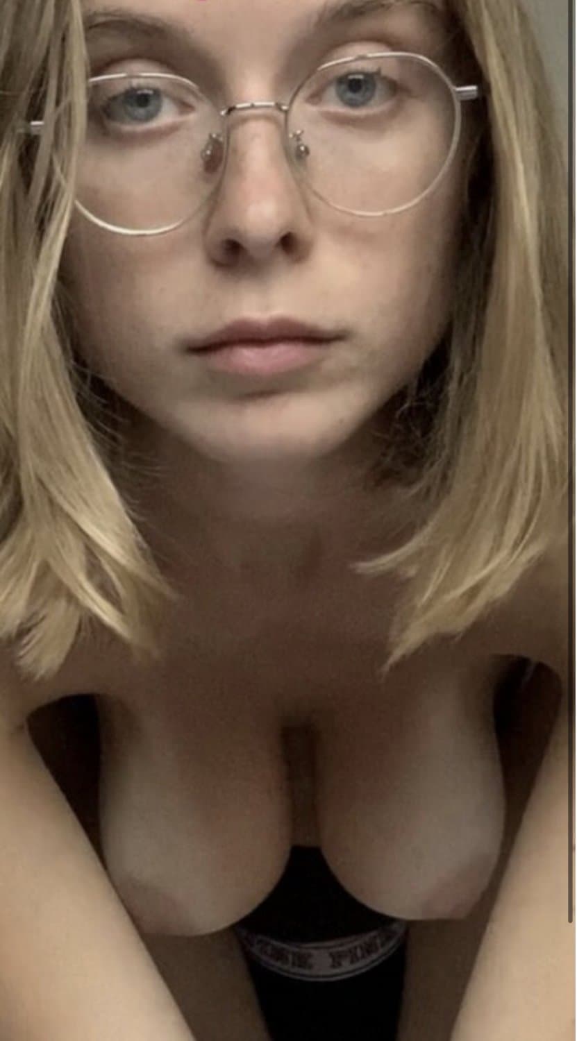 Skinny Teen with big Tits