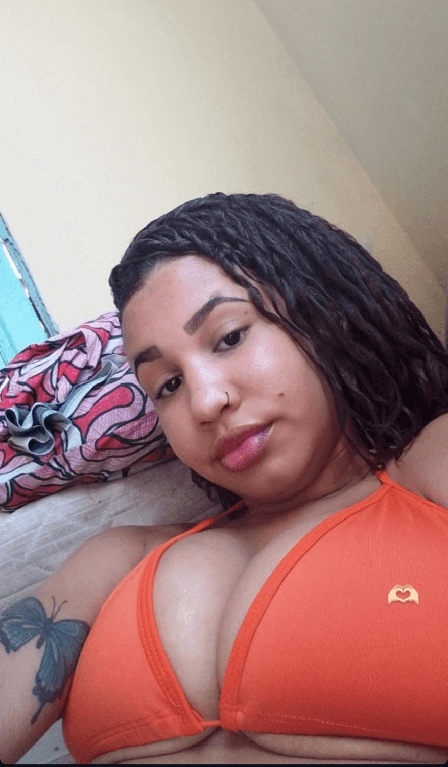 Peituda gostosa, chupava tanto essa gostosa?