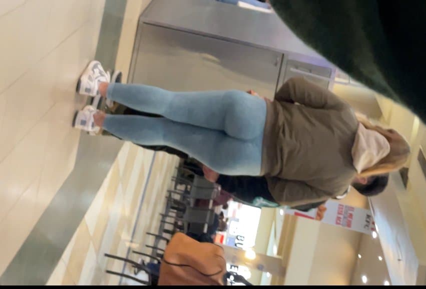 Miren los hermosos dos culos que me encontré hoy en la calle ??