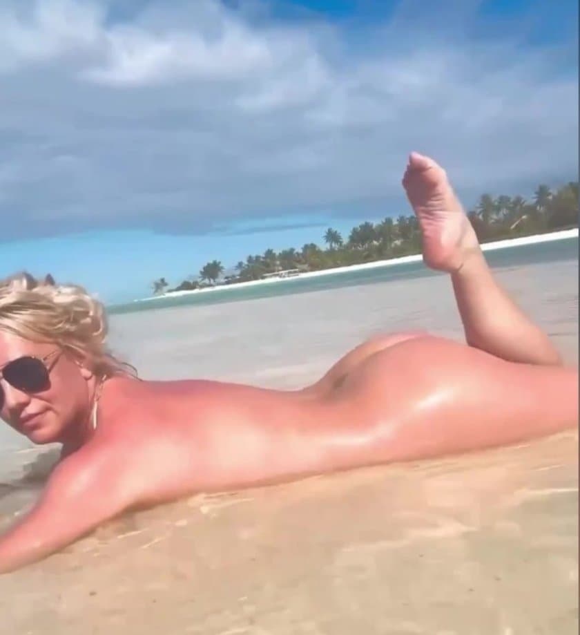 Britney spears 1.)britney classic pics to jerk to ??