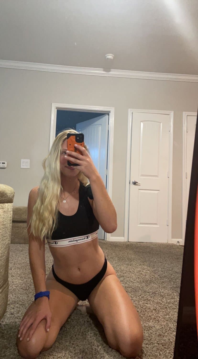 Sexy Colle Girl skips class to get fucked