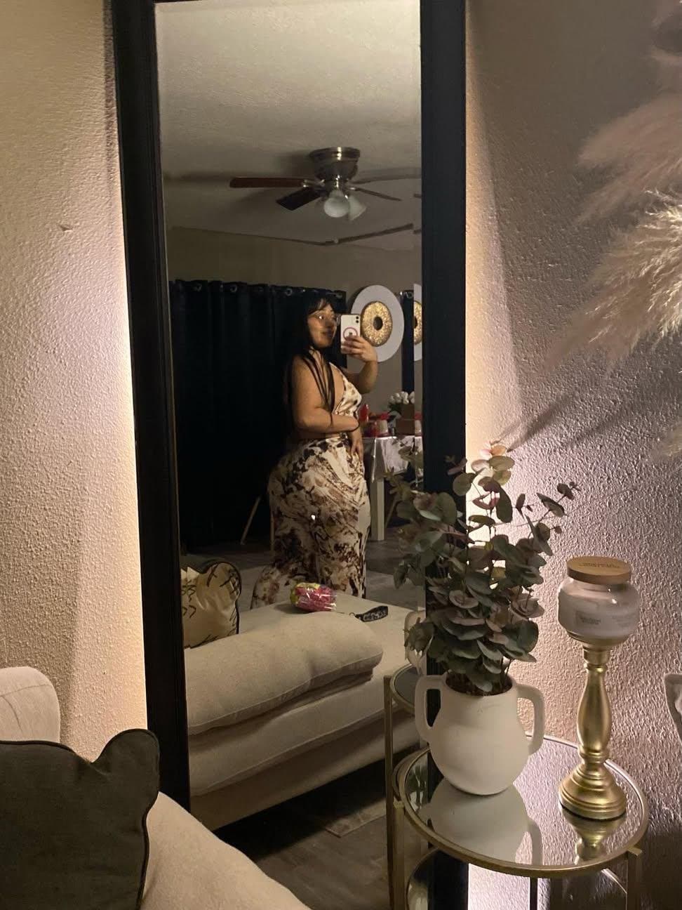 Thicc Latina takes every chance she gets to show off her thicc ass and bit tits