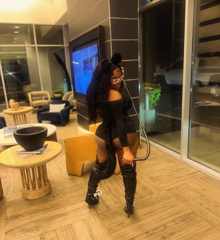 West Orlando Florida ebony bbw & Nail tech tiney sucking dick and taking backshots leaked