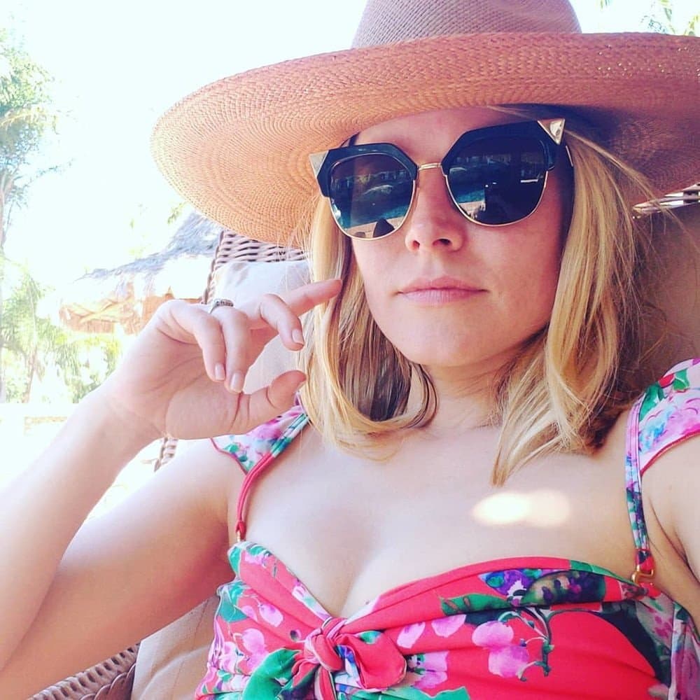 Kristen Bell - Fit, petite, tiny tittied MILF