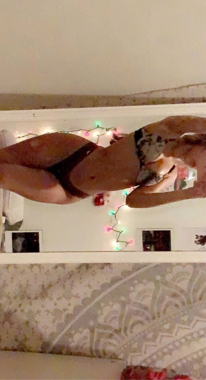 Click to view full size skinny slut touches pussy