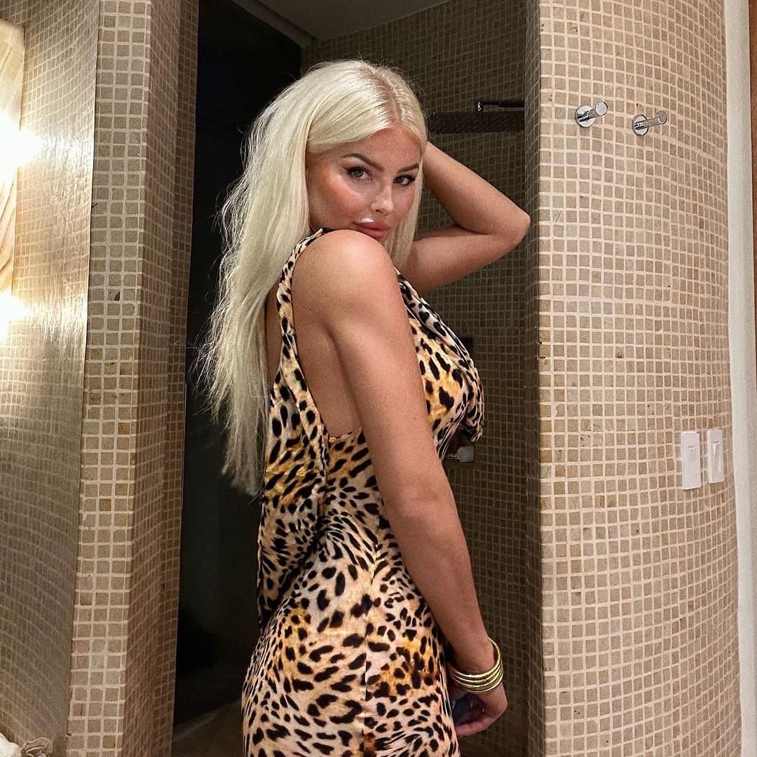 Innocent Blonde bombshell Caroline in desperate need of a cock