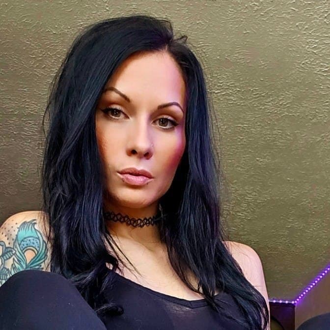 Jacqueline & Sarah get real down and dirty for the “brand that can’t be named” ?