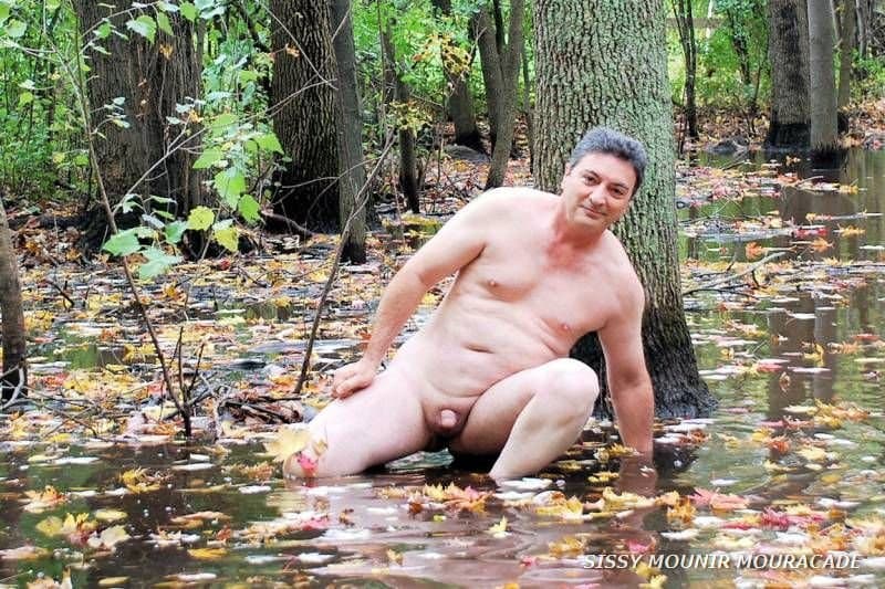 MOUNIR MOURACADE NUDE IN A PUBLIC PARK