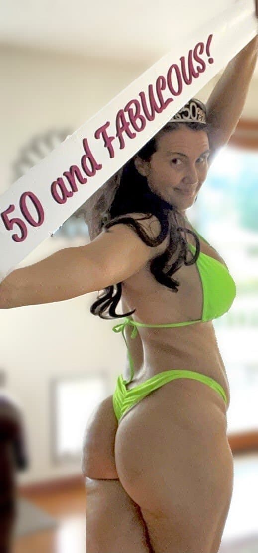 Amateur milf with the perfect milf body, big tits, big ass Neon bikini