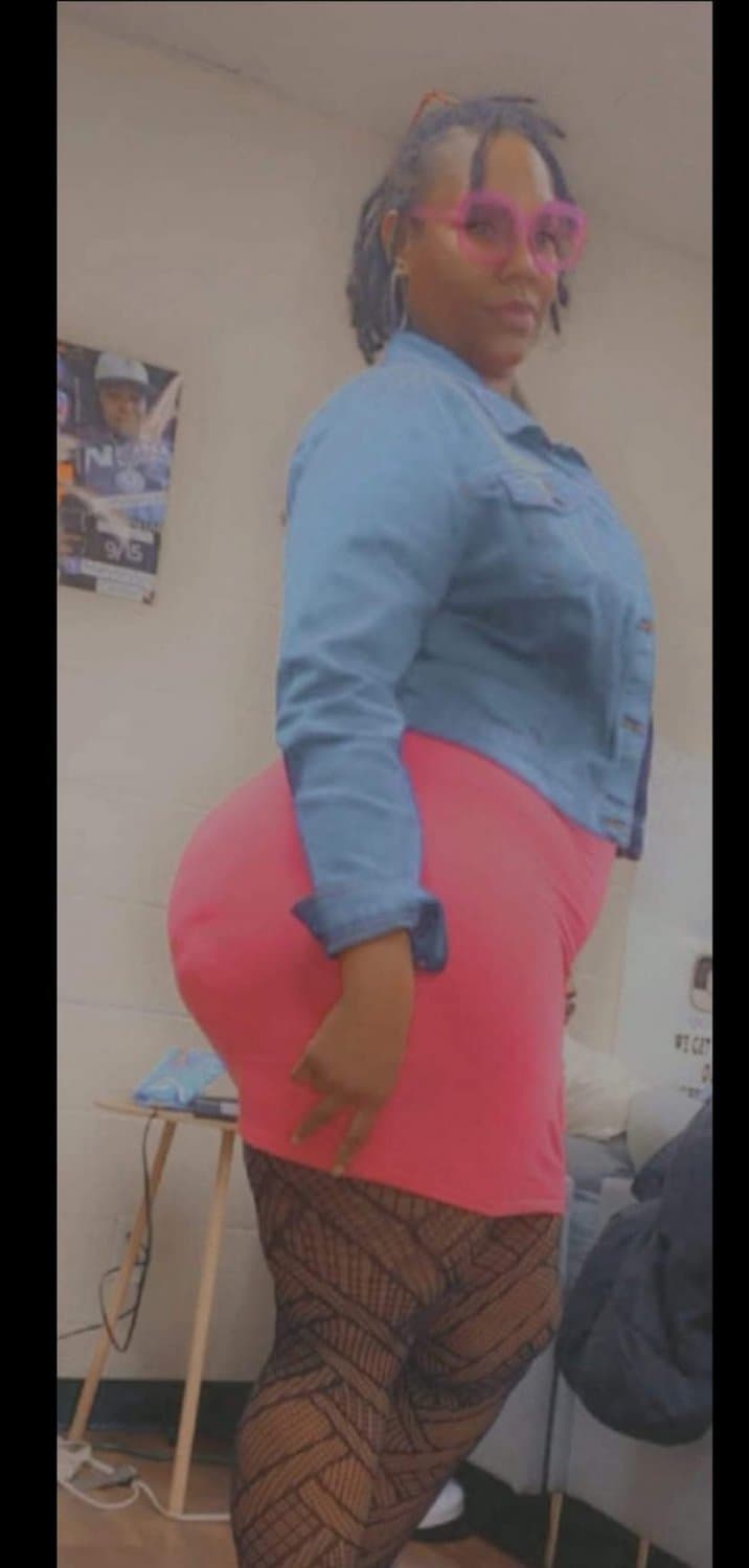 CURVY THICK EBONY MATURE