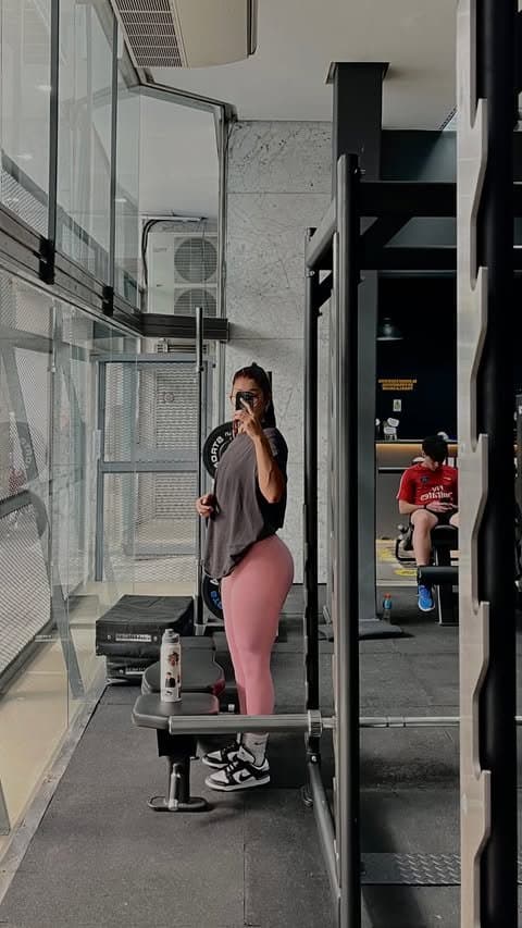 sofiicarsiimo. 2. terrible culazo la negra.. vgg