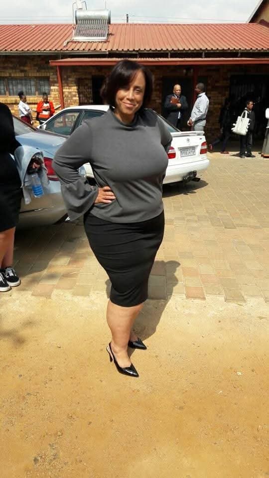 busty beautiful South African milf mommy