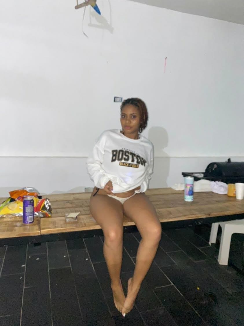 Click to view full size Pretty Islander ?