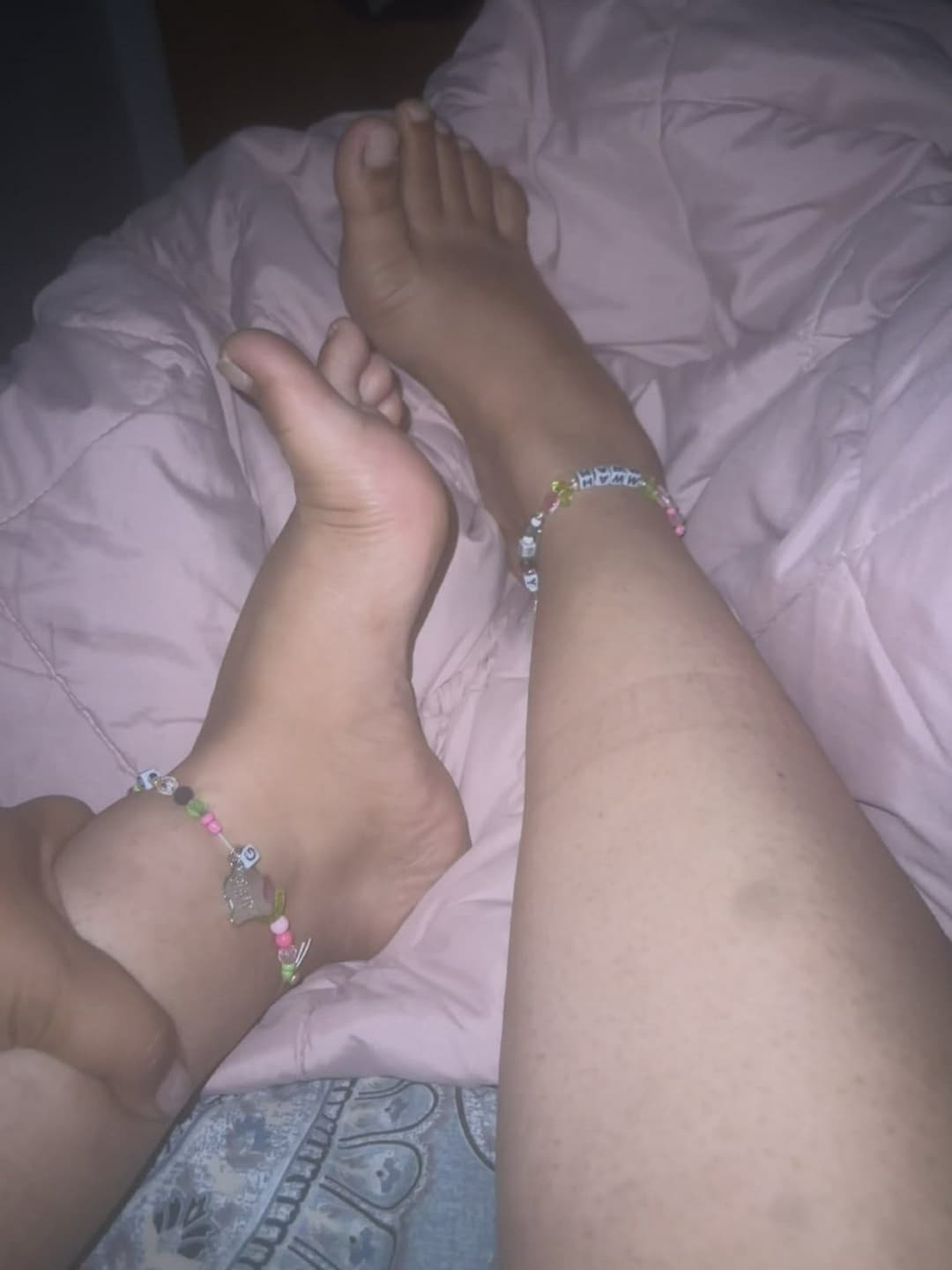 Pretty Polynesian feet