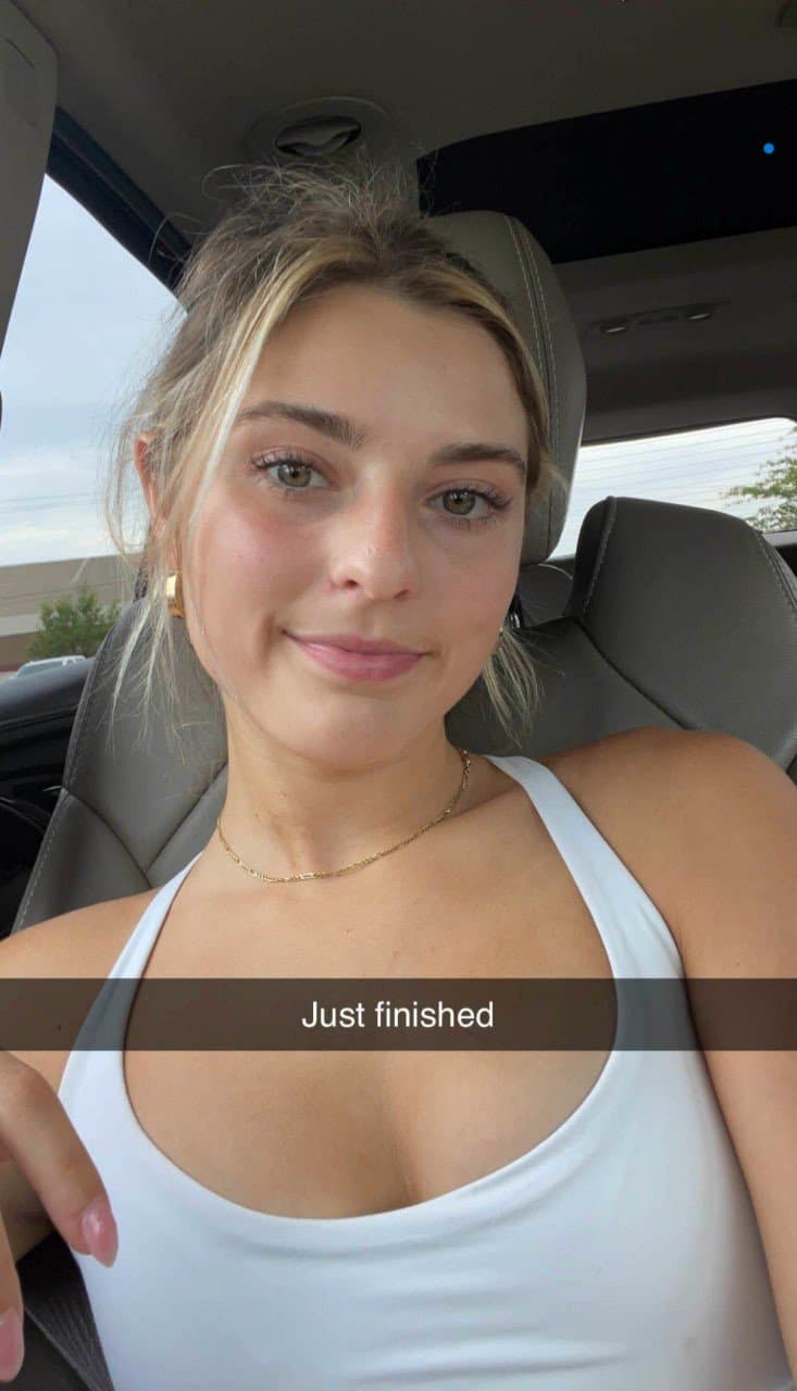 Click to view full size Her boyfriend was considered the luckiest guy on college ?