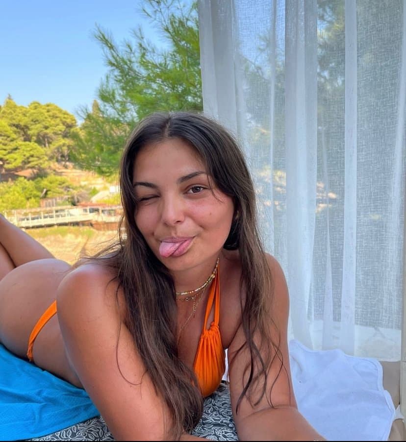 Lucie | 21yo french webslut | wyd with her ?