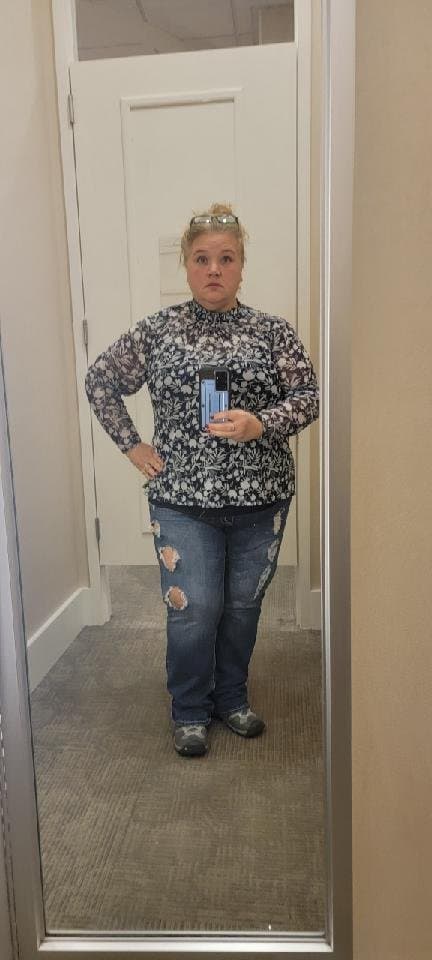 Fat whore school teacher masturbaiting at school