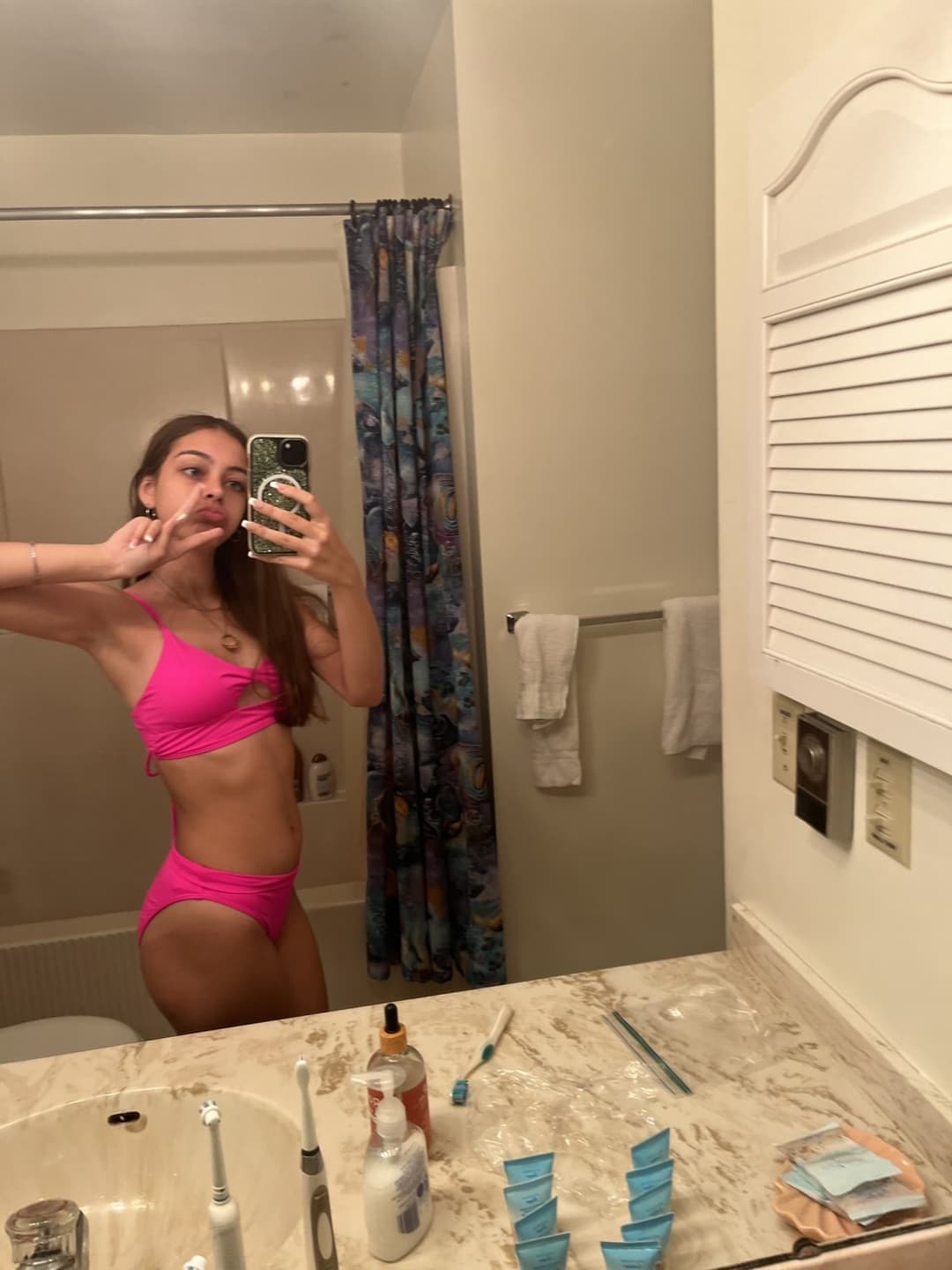 I wanna spit roast Mariah ??