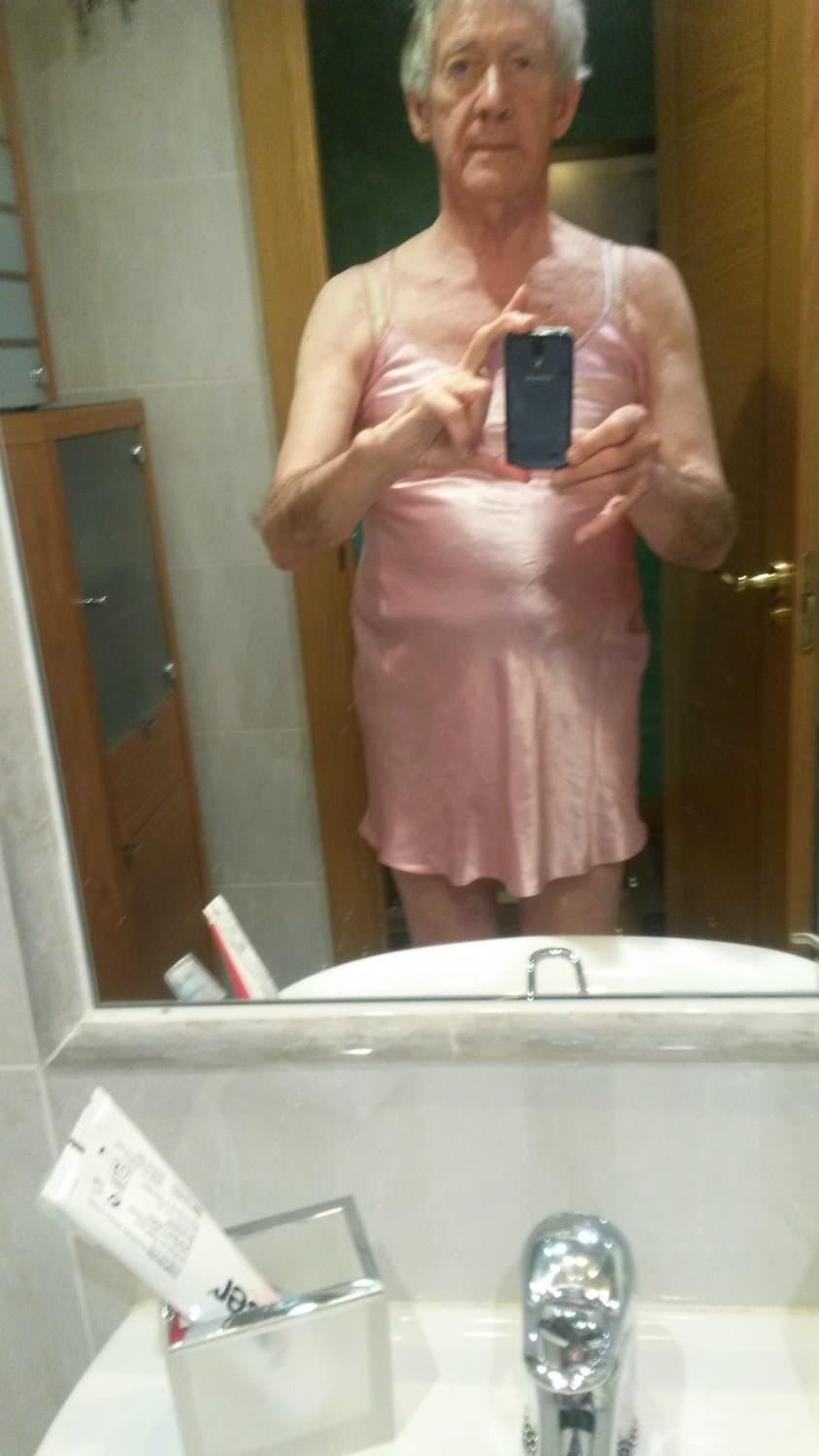 1Fernando Afeminado Lencería Mujer Rosa (1)