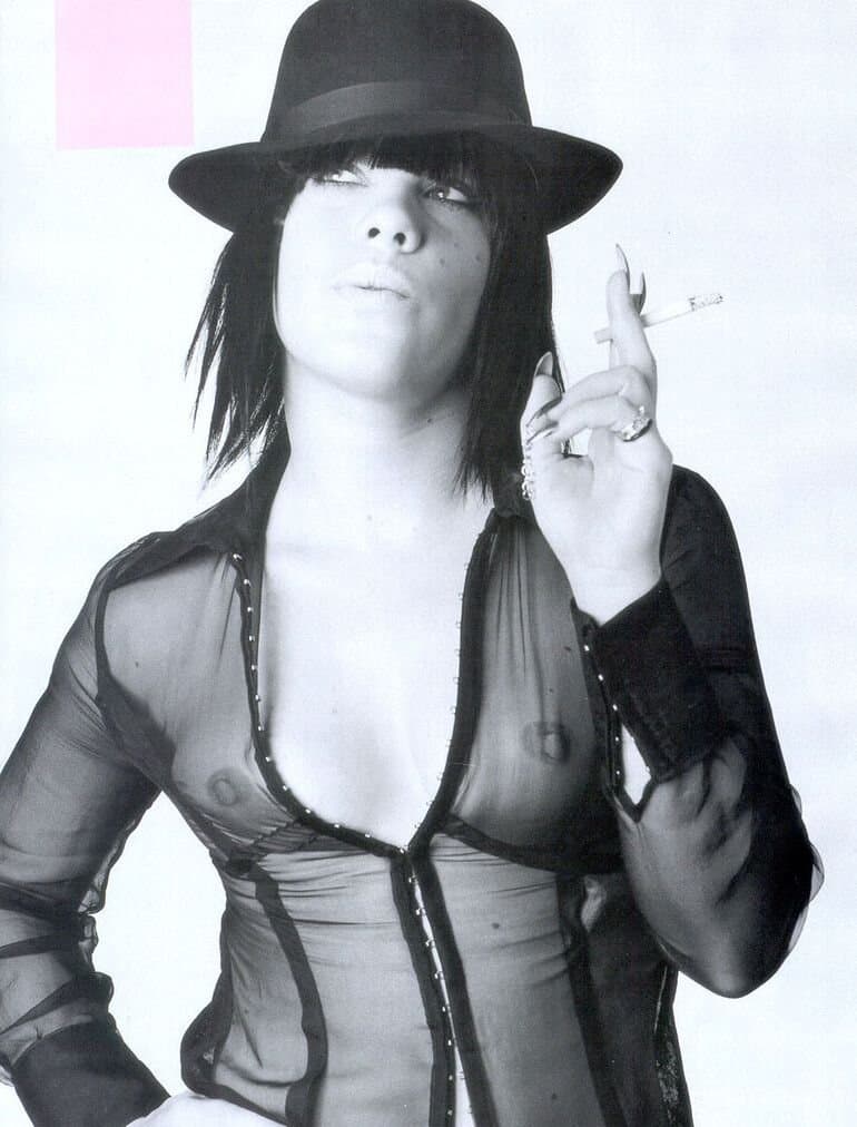 Pink Banging Body & Hot Ass & Petite Suckable Tits Has Me Dripping For The Goddess ?