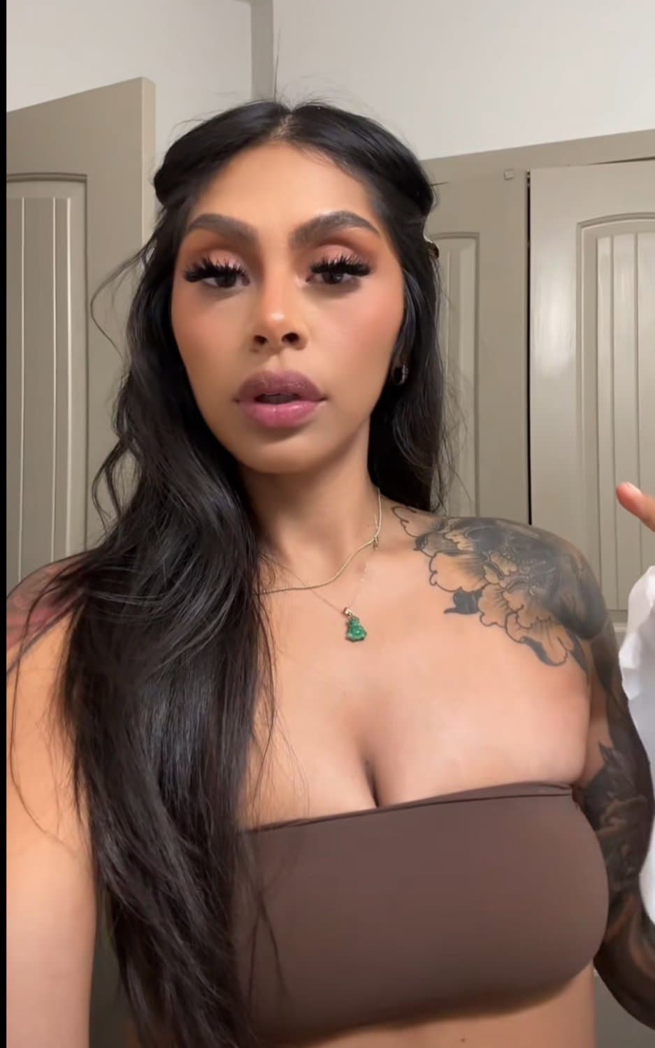 Sexy Latina MILF, Pregnant, Feet, Fit, Comments Welcomed.