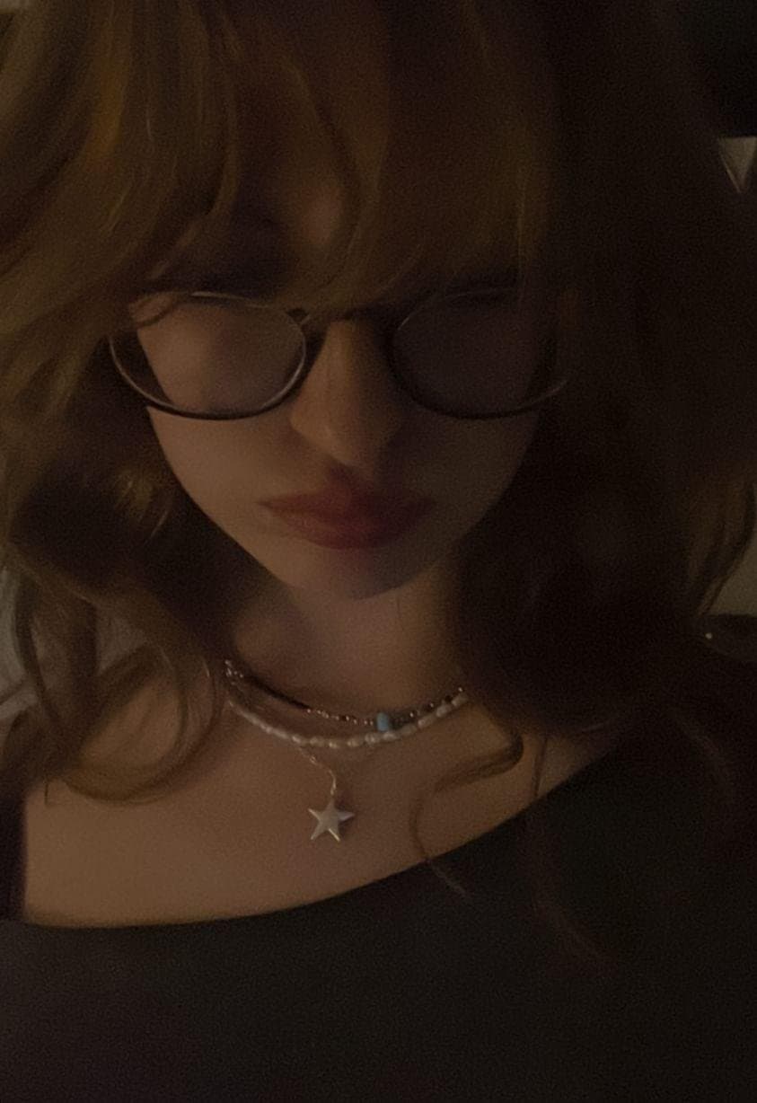 Barely legal British whore  teen sending nudes to stranger