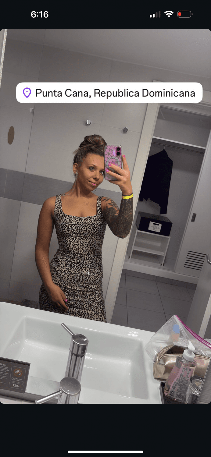 Friends girlfriend used that tongue on the college bball players big cock