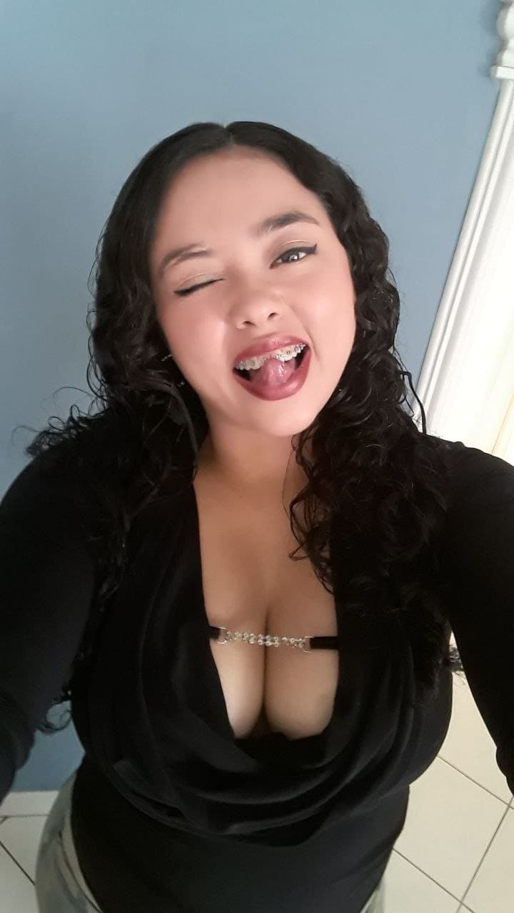 Mónica gallo putica de Medellín