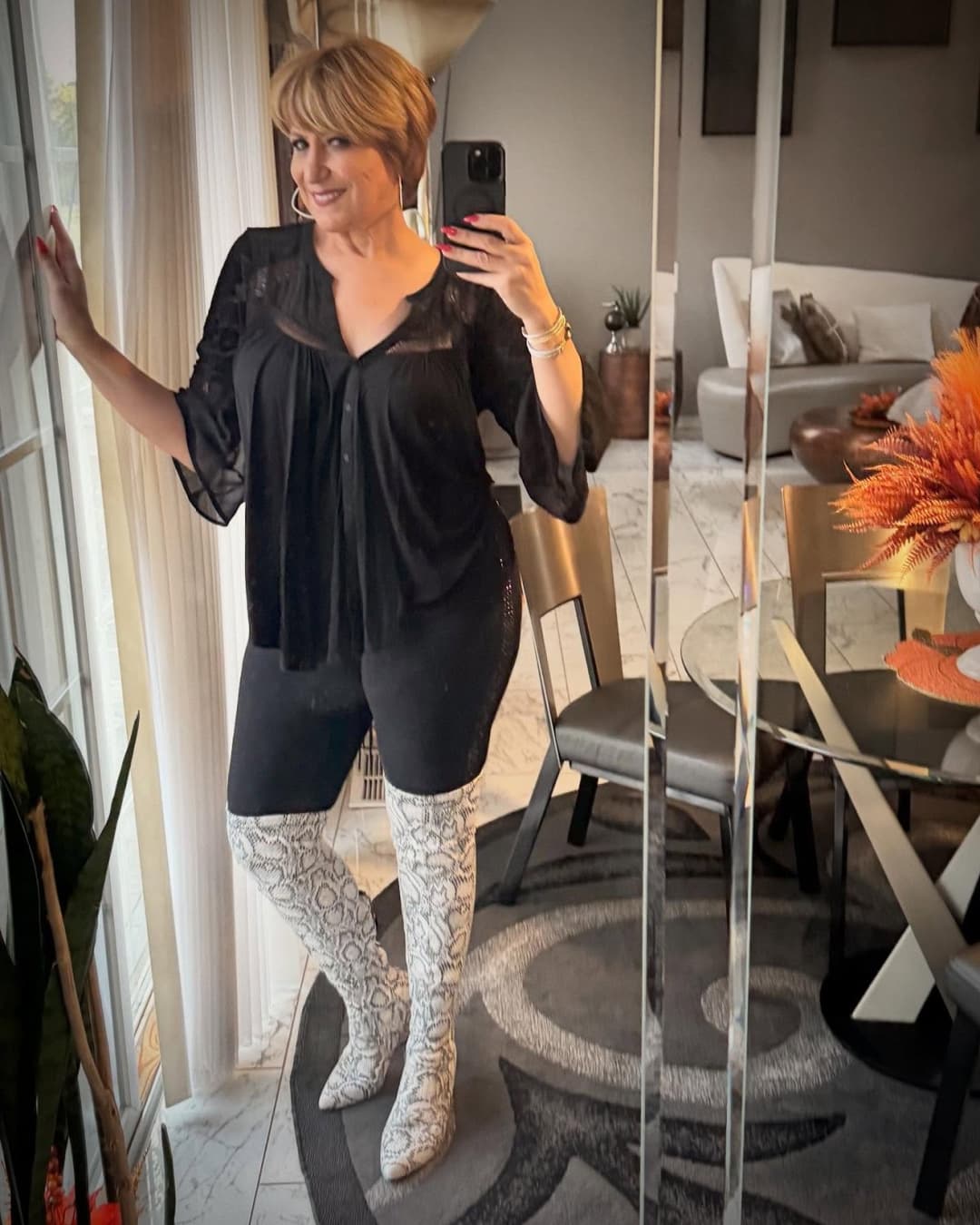 Thick Gilf flight attendant 2