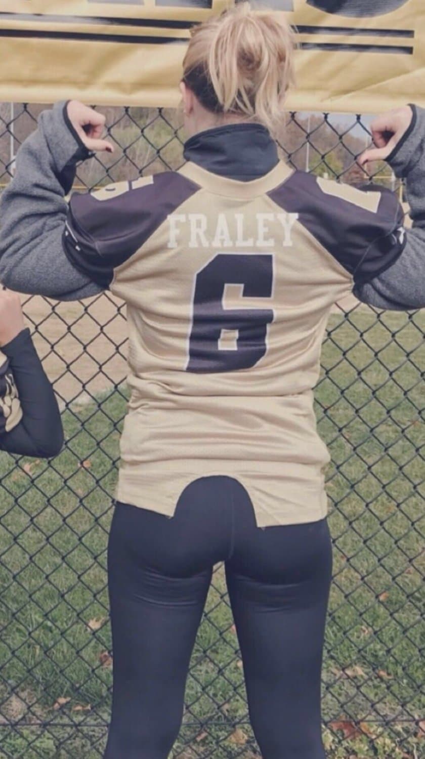 Keep that ass locked up in tights for gooner use